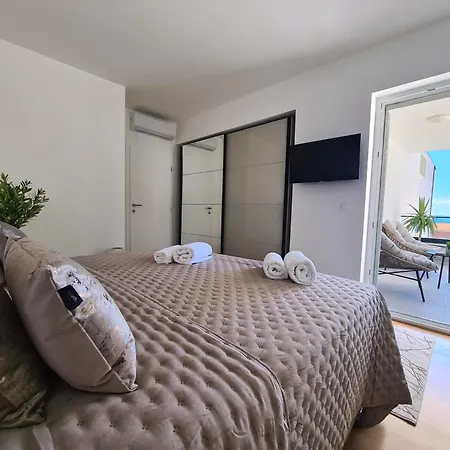 Luxury & Spacious Sea View From Bed Макарська