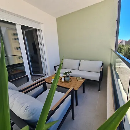 Luxury & Spacious Sea View From Bed Макарська